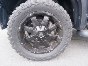 タンドラタンドラ　4ＷＤ　クルーマックス　Ｖ８