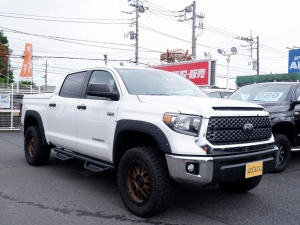 タンドラ新車並行１オーナー　アメリカモデル　タンドラ　4ＷＤ　クルーマックス　SR5