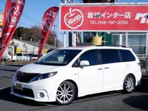 シエナ新車並行２０１４年アメリカモデル　シエナSE　サンルーフ　 アルパインＢＩＧ-Ｘ9インチナビ　バグガード　KICKERスピーカー両側パワースライドドア　パワーリアゲート　ヒッチ