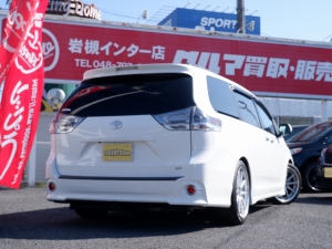シエナ新車並行２０１４年アメリカモデル　シエナSE　サンルーフ　 アルパインＢＩＧ-Ｘ9インチナビ　バグガード　KICKERスピーカー両側パワースライドドア　パワーリアゲート　ヒッチ