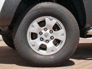 タコマ新車並行タコマ　4ＷＤダブルキャブ　SR5