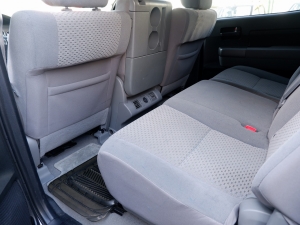 タンドラ２０１０ｙタンドラ４WDクルーマックス　ベンチシート＆コラムシフト　SNUGTOPシェル　オーバーフェンダー　XD２０インチアルミホイール　チューブサイドステップ　サイドバイザー　後席リクライニング可