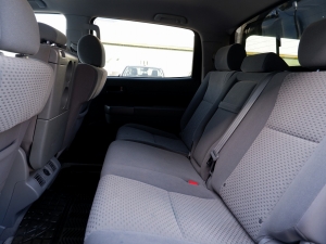 タンドラ２０１０ｙタンドラ４WDクルーマックス　ベンチシート＆コラムシフト　SNUGTOPシェル　オーバーフェンダー　XD２０インチアルミホイール　チューブサイドステップ　サイドバイザー　後席リクライニング可