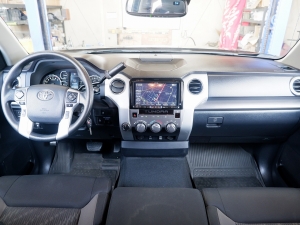 タンドラ 新車並行２０１９アメリカモデルSR-５クルーマックス　1オーナ　ベンコラ　リフトアップ　18インチAW　パートタイム4WD　LEDヘッドライト＆フォグ　LEERハードトノカバー　オーバーフェンダー