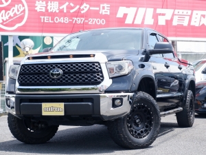 タンドラ 新車並行２０１９アメリカモデルSR-５クルーマックス　1オーナ　ベンコラ　リフトアップ　18インチAW　パートタイム4WD　LEDヘッドライト＆フォグ　LEERハードトノカバー　オーバーフェンダー