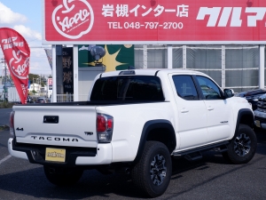 タコマ新車並行　R3タコマ　ダブルキャブ　TRDオフロードプレミアムpkg ４WD　サンルーフ　リフトアップ　レザーシート　LEDヘッドライト　電動リアガラス　レーダークルコン　レーンディパーチャーアラート