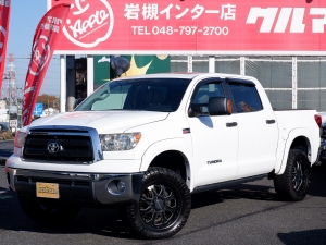 タンドラ 新車並行　カスタム　電動ステップ