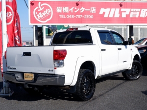 タンドラ新車並行　カスタム　電動ステップ