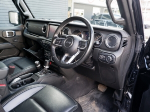 ＪＥＥＰラングラーラングラーアンリミテッド　サハラ　JL36L