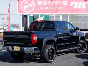 タンドラ４WD　リフトアップ