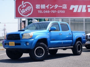 タコマ新車並行　４WD　ダブルキャブ　トノカバー