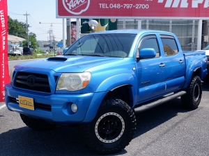 タコマ新車並行　４WD　ダブルキャブ　トノカバー