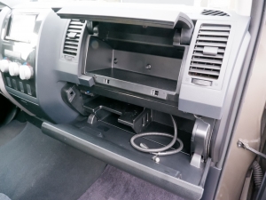 タンドラ新車並行　サンルーフ　ベンチシート