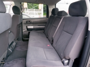 タンドラ新車並行　サンルーフ　ベンチシート