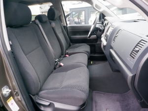 タンドラ新車並行　サンルーフ　ベンチシート