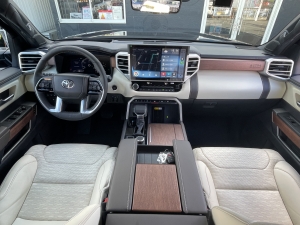 タンドラ自社輸入　1オーナー　新車並行