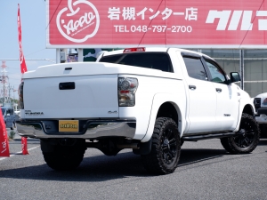 タンドラ新車並行　リフトアップ