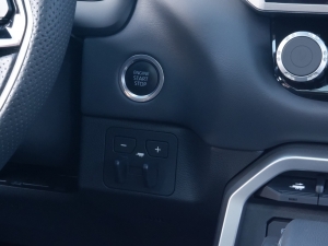 タンドラ新型タンドラ プラチナム サンルーフ
