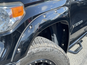 タンドラ新車並行　TRDスーパーチャージャー 