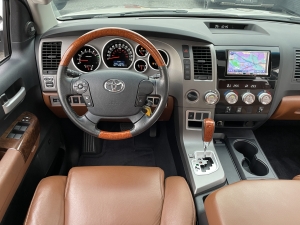 タンドラ新車並行 1オーナー レッドロックレザー