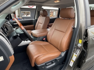 タンドラ新車並行 1オーナー レッドロックレザー
