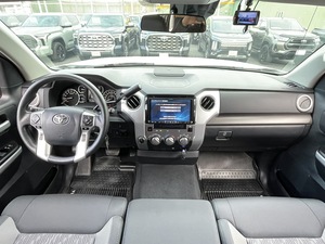 タンドラ新車並行　1オーナー