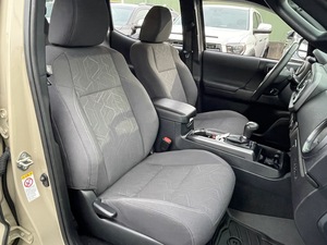 タコマ新車並行　1オーナー　ベージュ