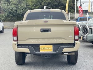 タコマ新車並行　1オーナー　ベージュ