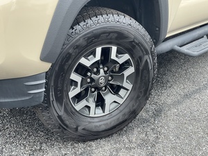 タコマ新車並行　1オーナー　ベージュ