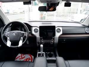 タンドラ新車並行　クルーマックス　リミテッド