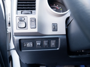 タンドラ新車並行　ベンコラ　リフトアップ