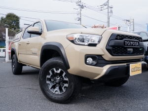タコマ新車並行　1オーナー　ベージュ