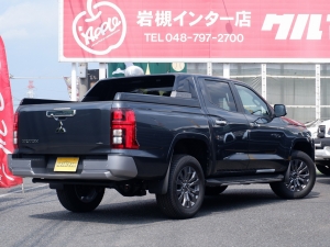 トライトン三菱ピックアップトラック　トライトン