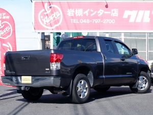 タンドラダブルキャブ　ベンコラ　４WD