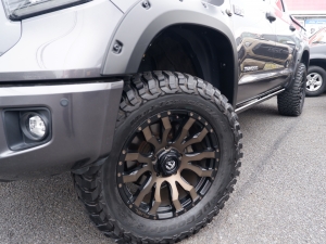 タンドラ新車並行　クルーマックス　４WD