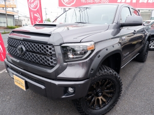 タンドラ新車並行　クルーマックス　４WD
