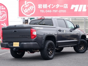 タンドラ新車並行　クルーマックス　４WD