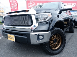 タンドラ新車並行　アメリカ　４WD　ベンコラ