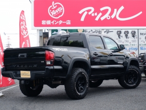 タコマTRDオフロード　タコマ　4WD