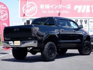 タンドラ新車並行　プラチナム　リフトアップ