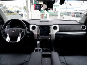 タンドラプラチナム　サンルーフ　４WD