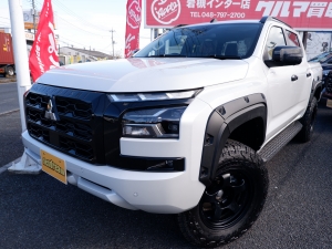 トライトンブラックエディション　GLS