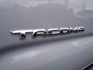 タコマTRDスポーツ　セメント　ロングベッド