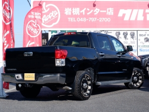 タンドラクルーマックス　V8　LINE-X
