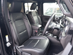 ＪＥＥＰラングラーサハラ　リフトアップ　JL