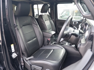 ＪＥＥＰラングラーサハラ　リフトアップ　JL