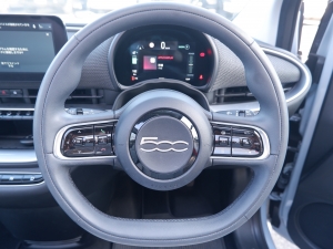 買取・下取り直販車フィアット　500e　オープン