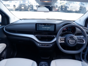 買取・下取り直販車フィアット　500e　オープン