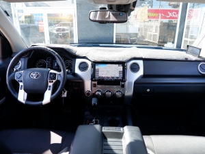 タンドラ新車並行　サンルーフ　TSS-P