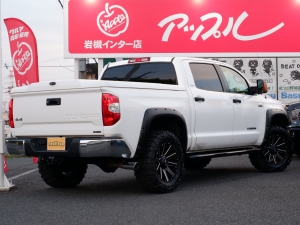 タンドラ新車並行　ベンコラ　アメリカモデル